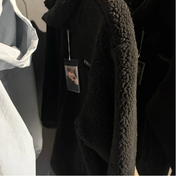 【Pre-Order】EXO - REVERXE FLEECE JACKET SET