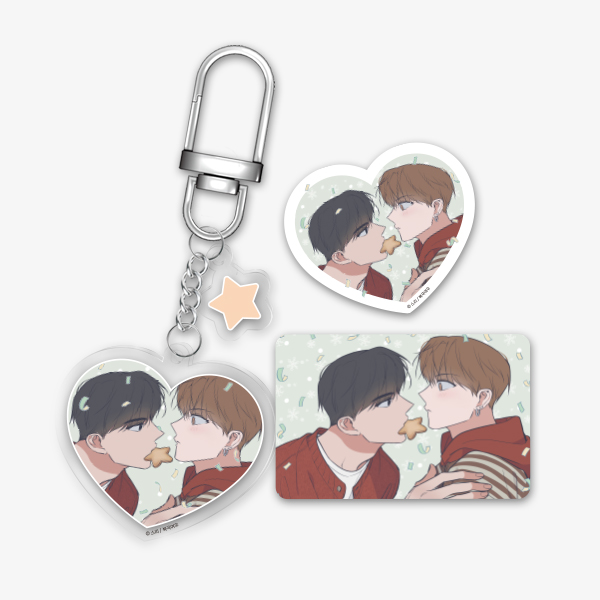 Between the Stars - Heart Acrylic Keyring Set - Woon and Byeol